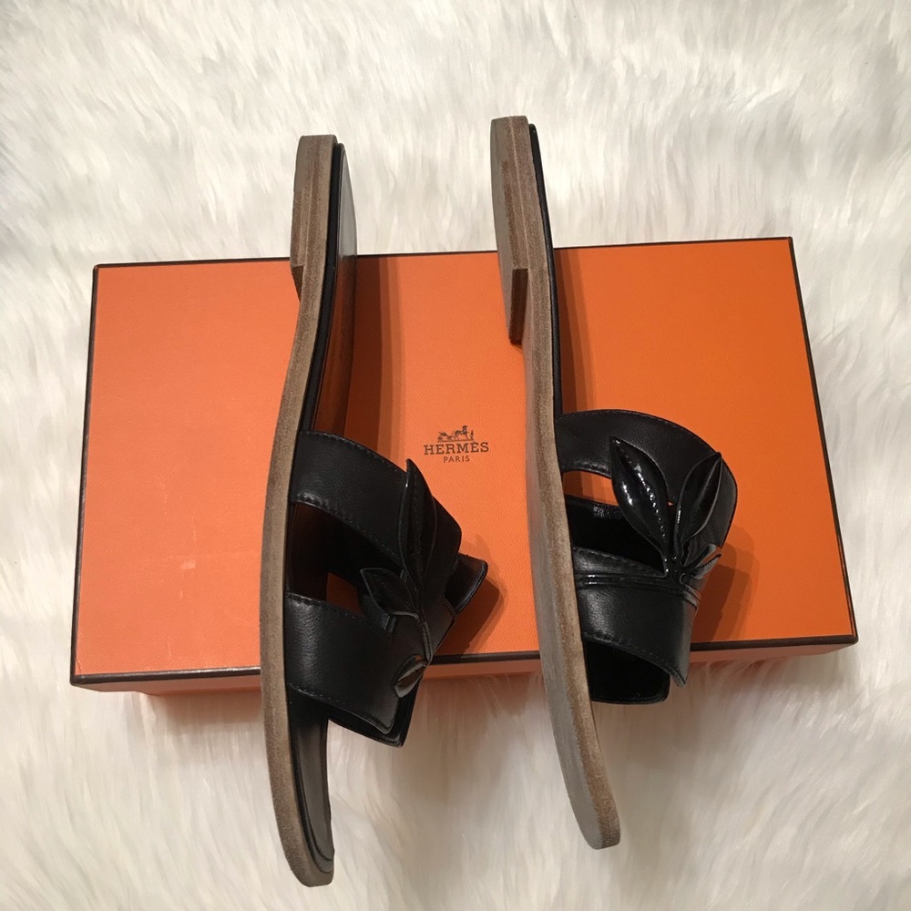 {Hermès} Oran Black Leaves Sandals - Picture 6 of 8